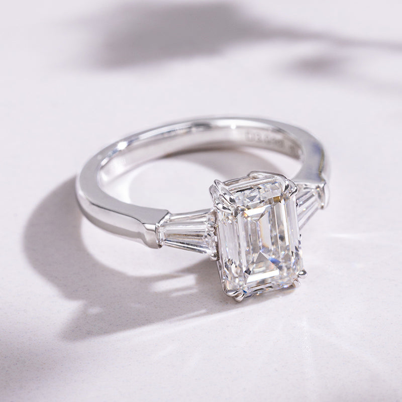 Luminous Grace Emerald Ring （3.01 ct. emerald cut)