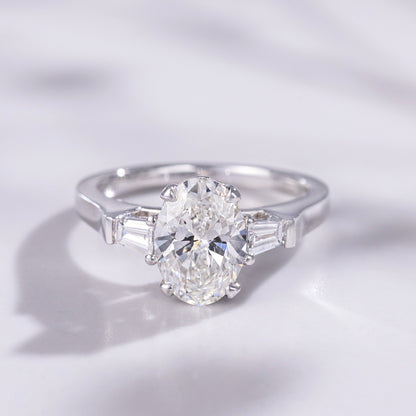 Luminous Grace Oval Ring （2 ct. Oval cut)