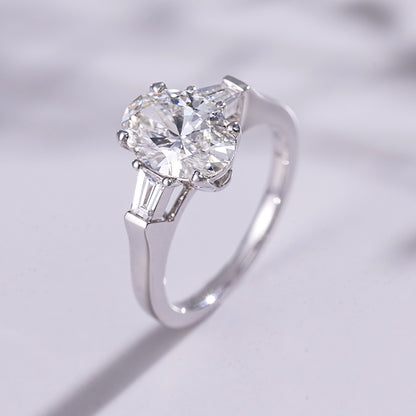 Luminous Grace Oval Ring （2 ct. Oval cut)