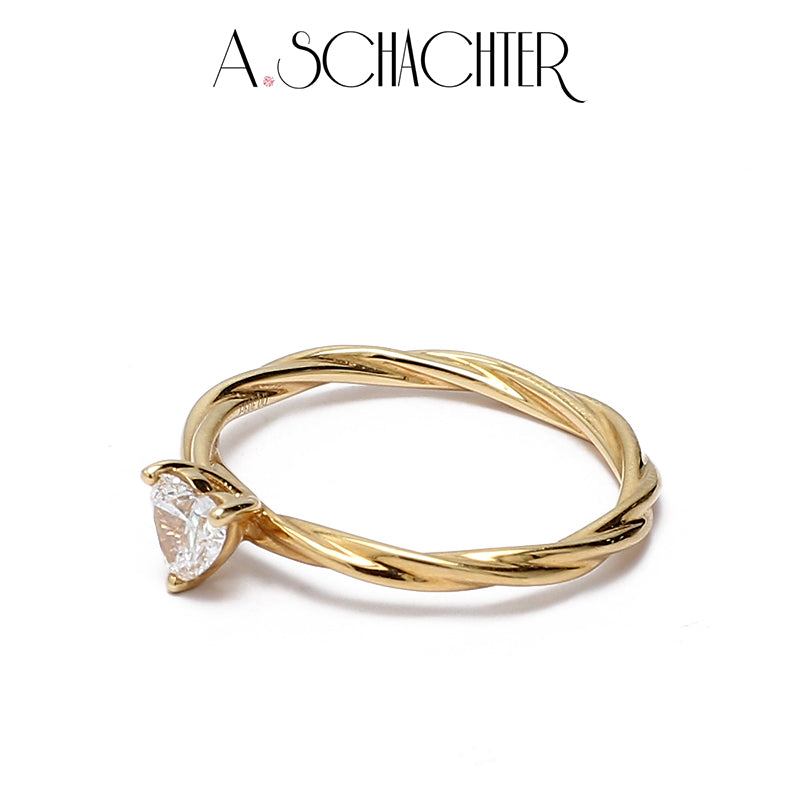 Heart Solitaire Twist Ring 0.3 ct. Heart cut)