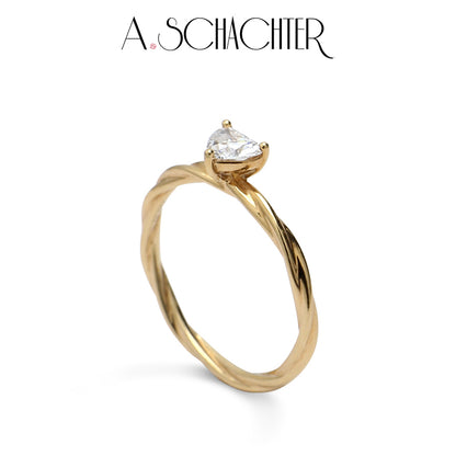 Heart Solitaire Twist Ring 0.3 ct. Heart cut)