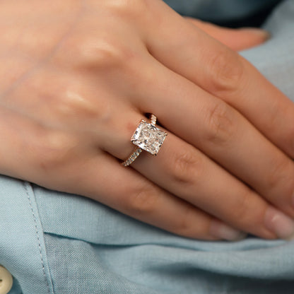 Prism Aurora Radiant Ring（3.6 ct. Radiant cut)