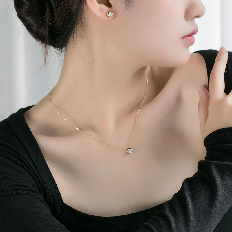 Classic Bezel Diamond  Necklace （0.2 ct. round cut)